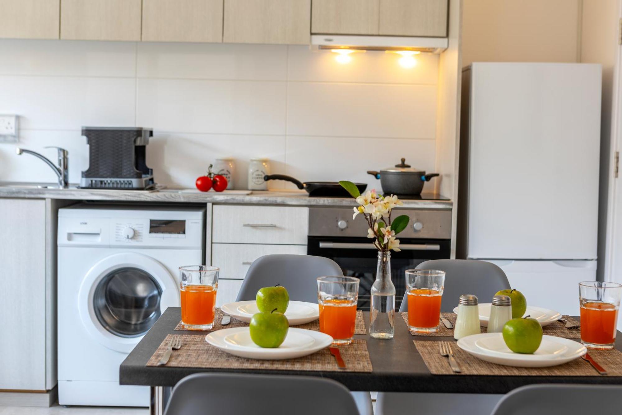 C-Premium Apts 100M From Beach And City Centre Larnaca Luaran gambar